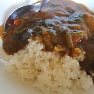 焼きチキンで☆ほうれん草カレー